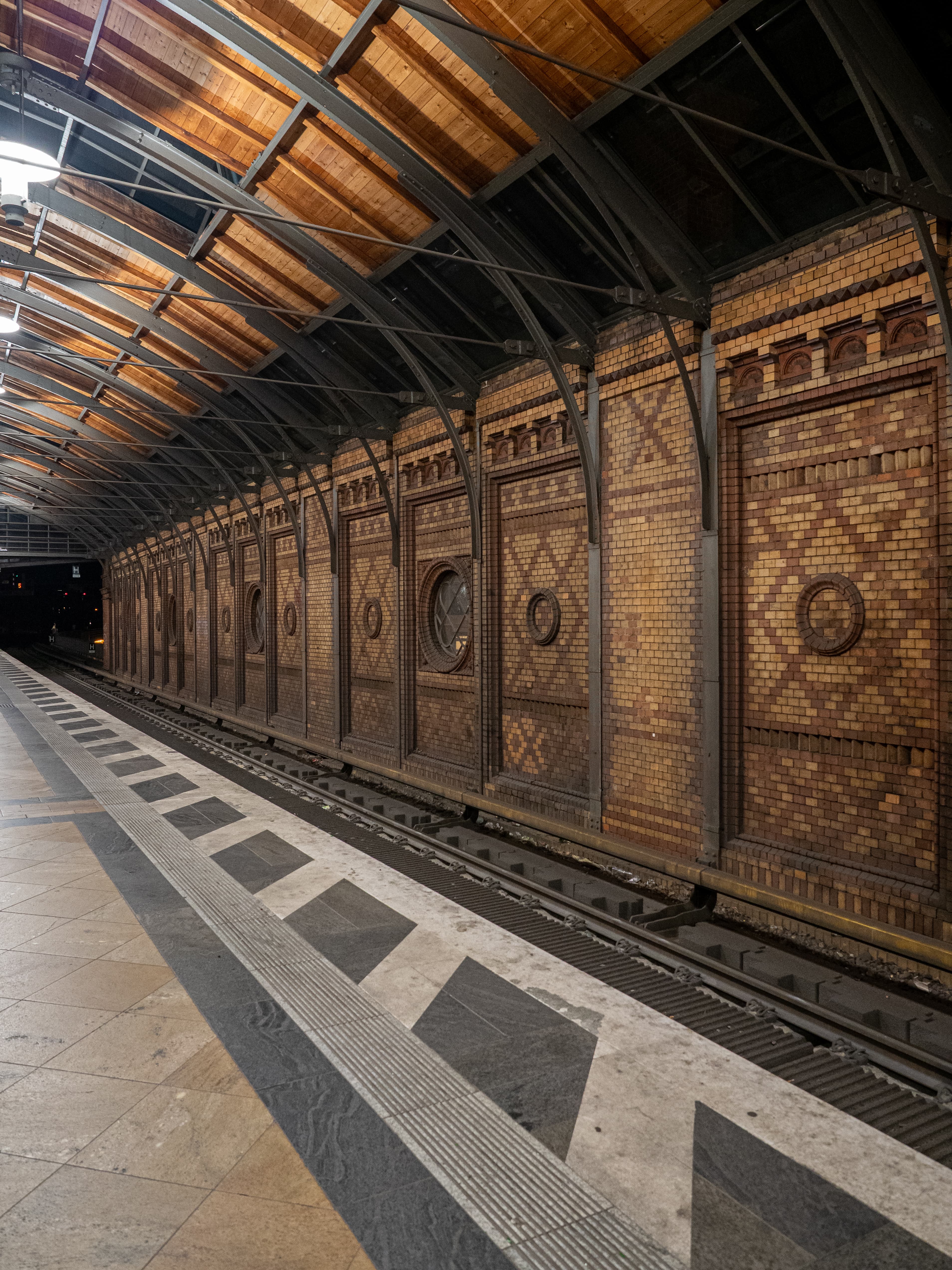 Platform at 9 3/4 o'clock